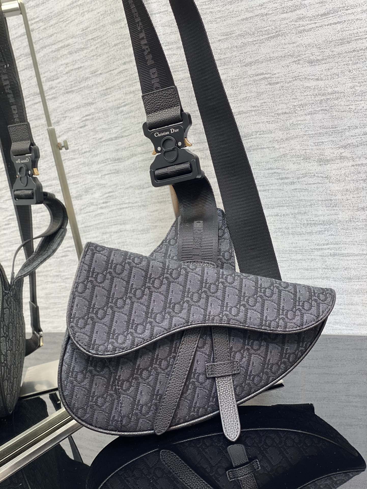 Dior Saddle Crossbody Bag Black 26x19x4.5cm