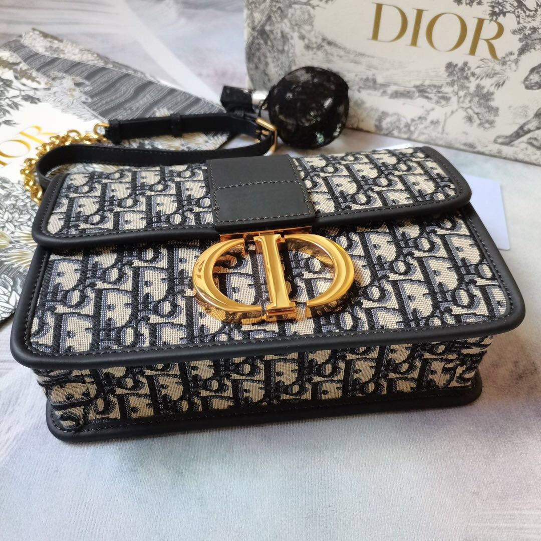 Dior Oblique 30 Montaigne HZ579208 Crossbody Bag, 25 x 16.6 x 8 CM
