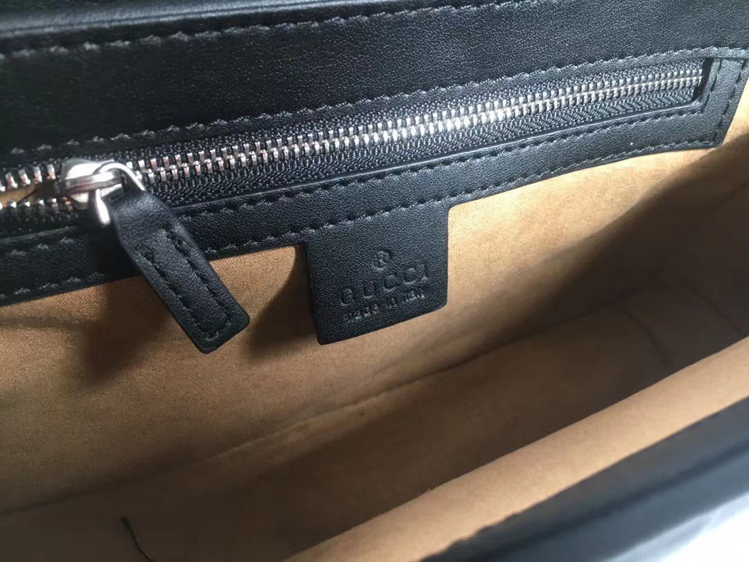 GC350  S: 8.7x5.1x2.4inch   M: 10.2x5.9x2.8inch