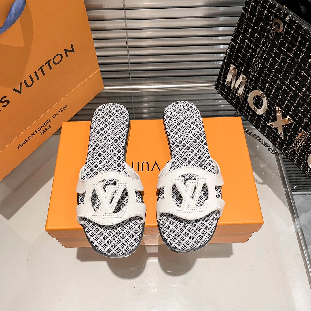 Cutout Letter Printed Slippers