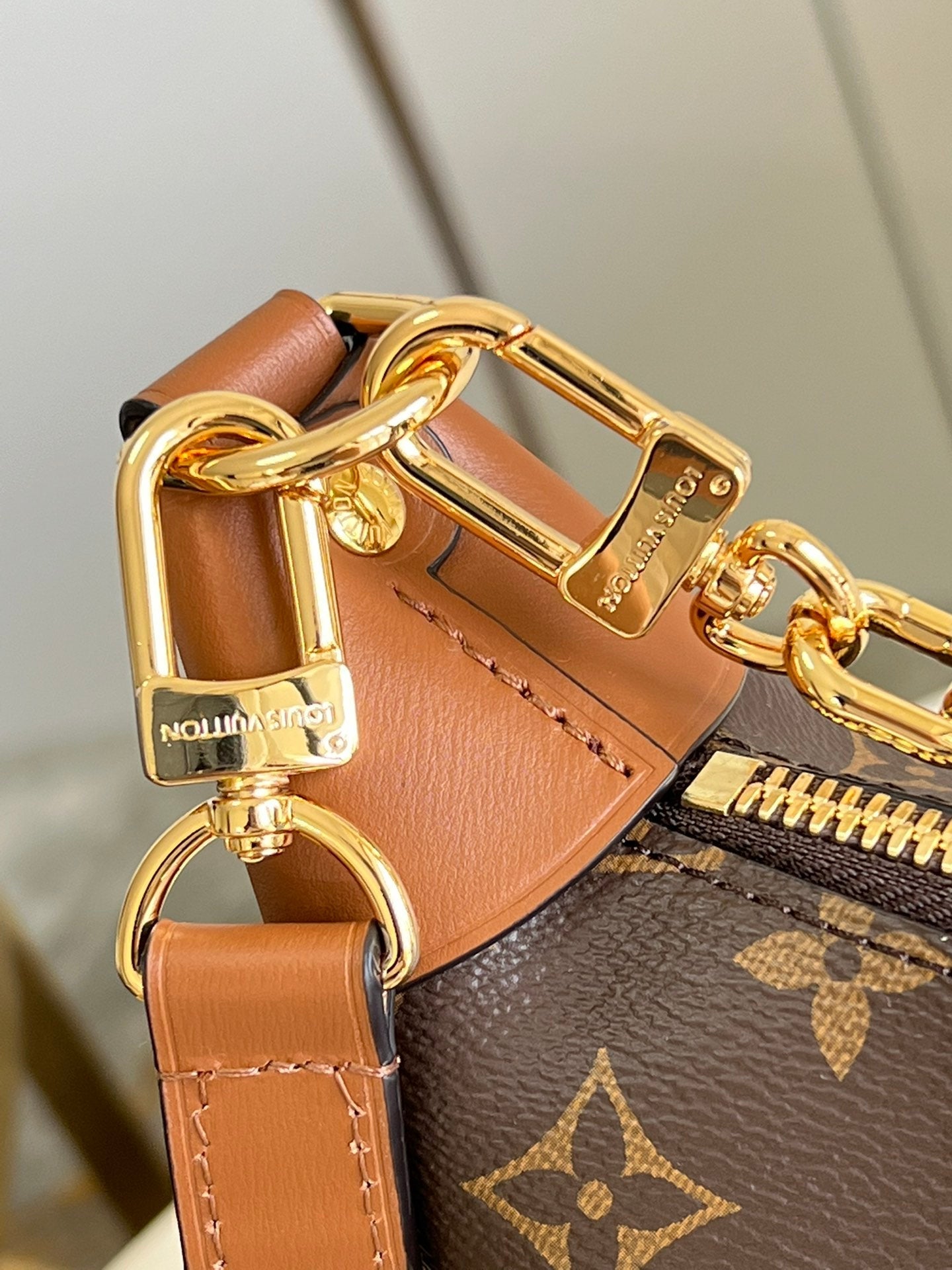 Louis Vuitton Loop Shoulderbag M46311, 38×30×10cm