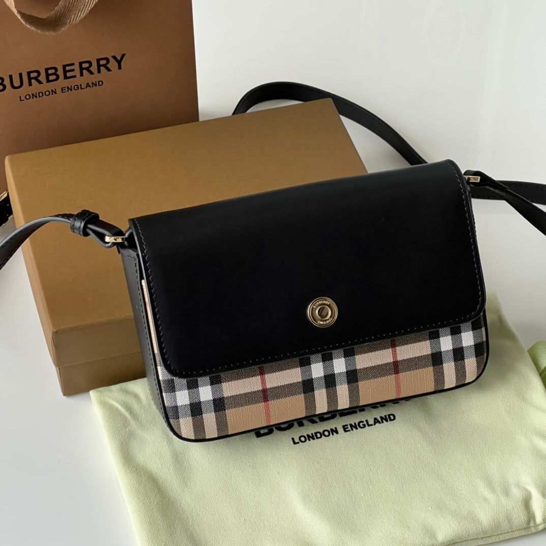 Burberry Hampshire Shoulder Bag 20x13.5x5cm