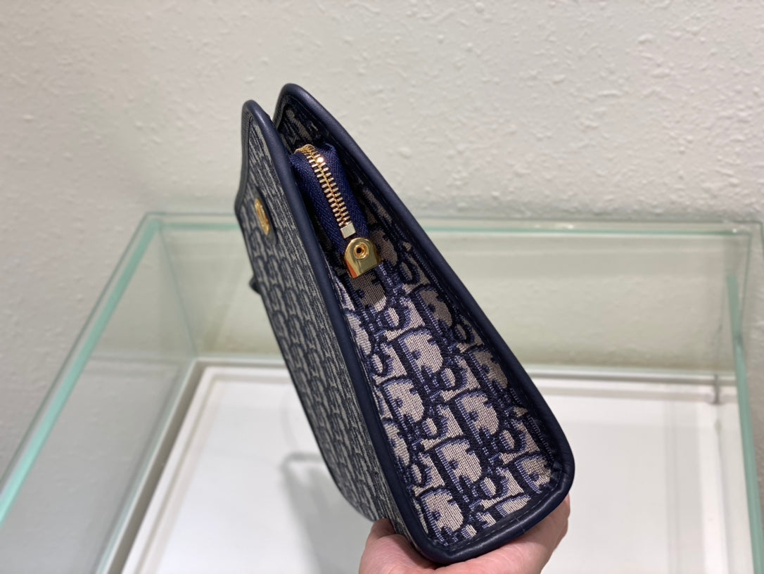 Dior Montaigne pouch Bag 26×19.5×7cm