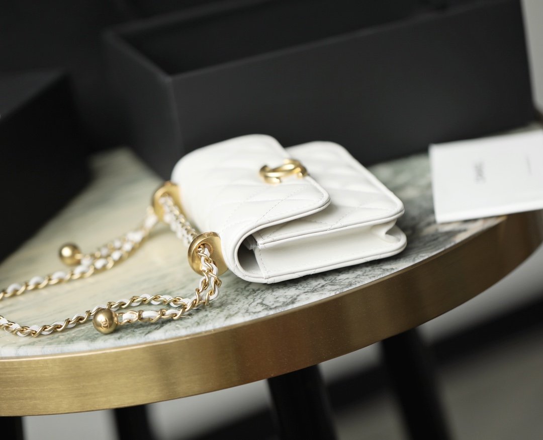 cc CO-CO Clutch With Chain 9.5cm/3.7in Gold Toned Hardware For Women White