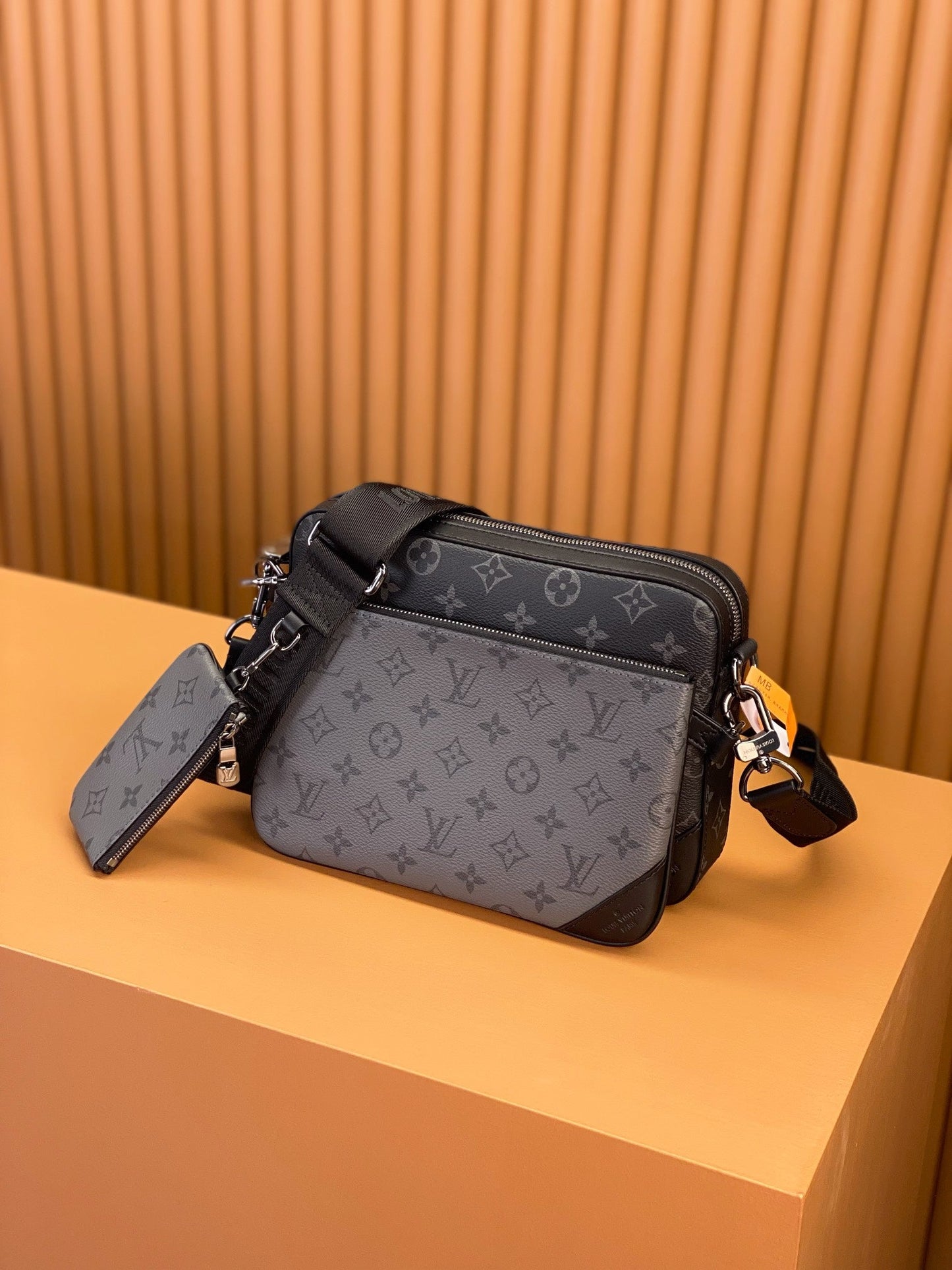 Louis Vuitton Trio Messenger Bag 25x18.5x7cm