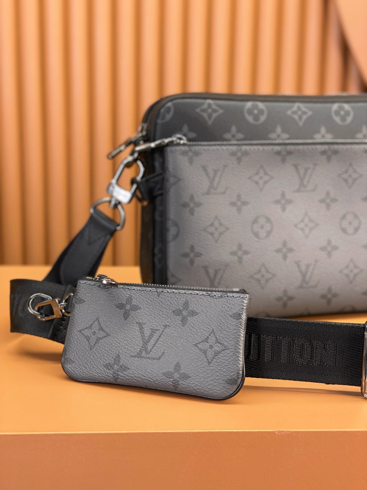 Louis Vuitton Trio Messenger Bag 25x18.5x7cm