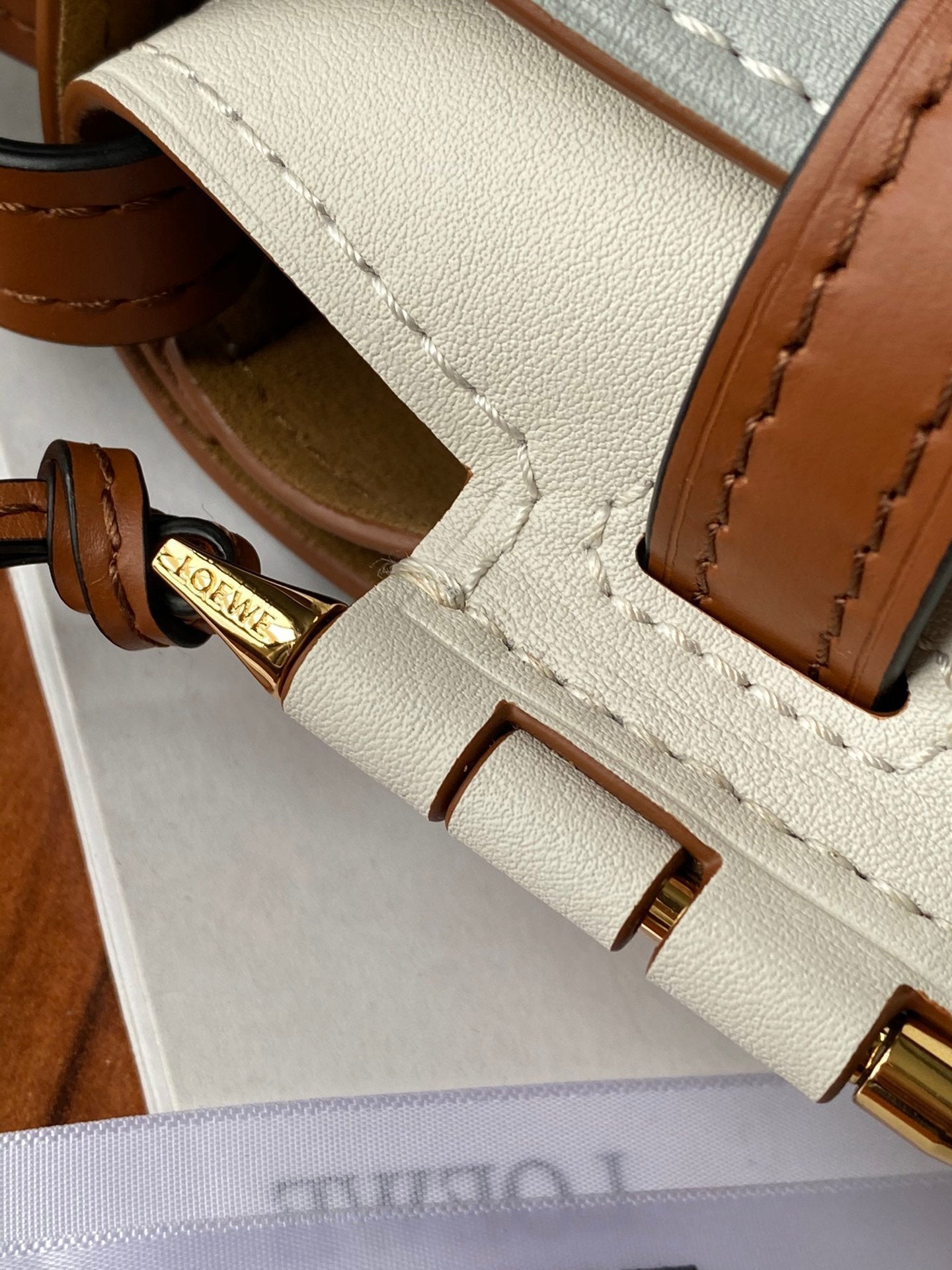 LOEWE Gate Crossbody Bag White, 20*19*11.5cm