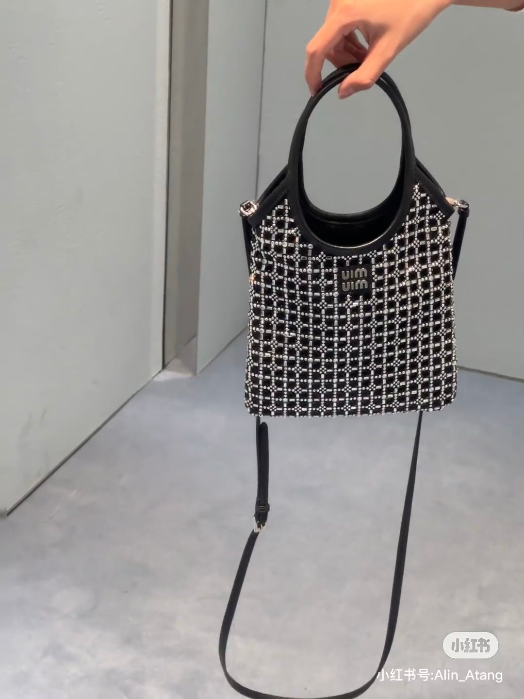 MiuMiu Diamond Handbag With Strape 5BA281, 20*24 CM