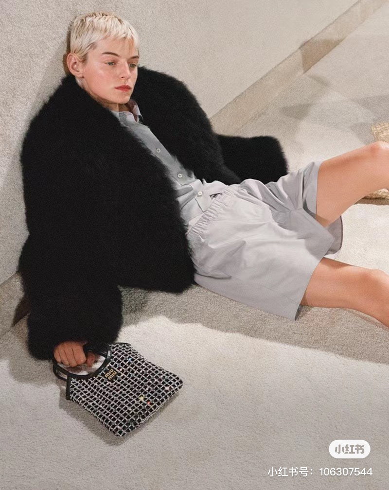 MiuMiu Diamond Handbag With Strape 5BA281, 20*24 CM