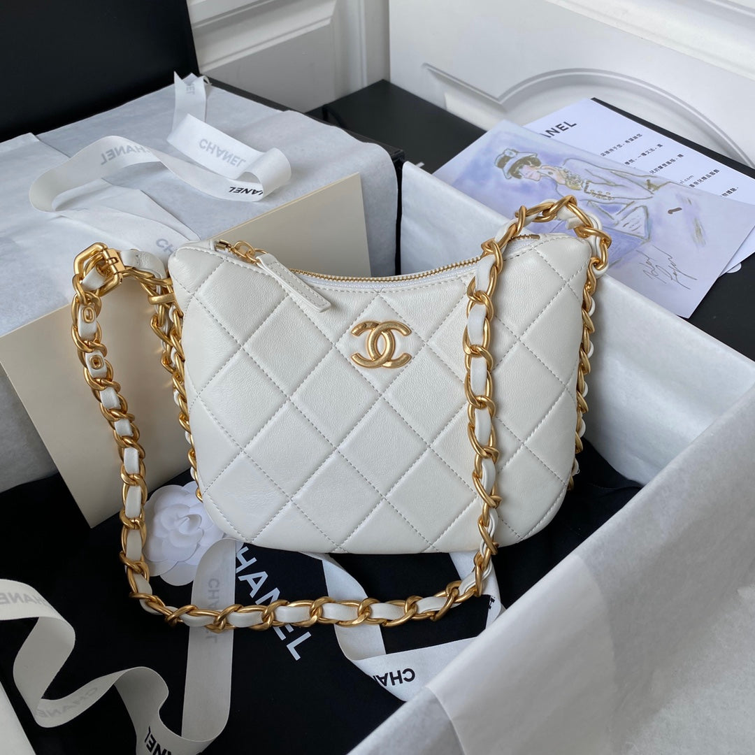 Chanel 23kHobo Bag 23x23x6cm white