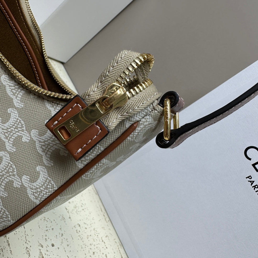 Celine AvaTriomphe Handbag, 23 X 14 X 7 CM