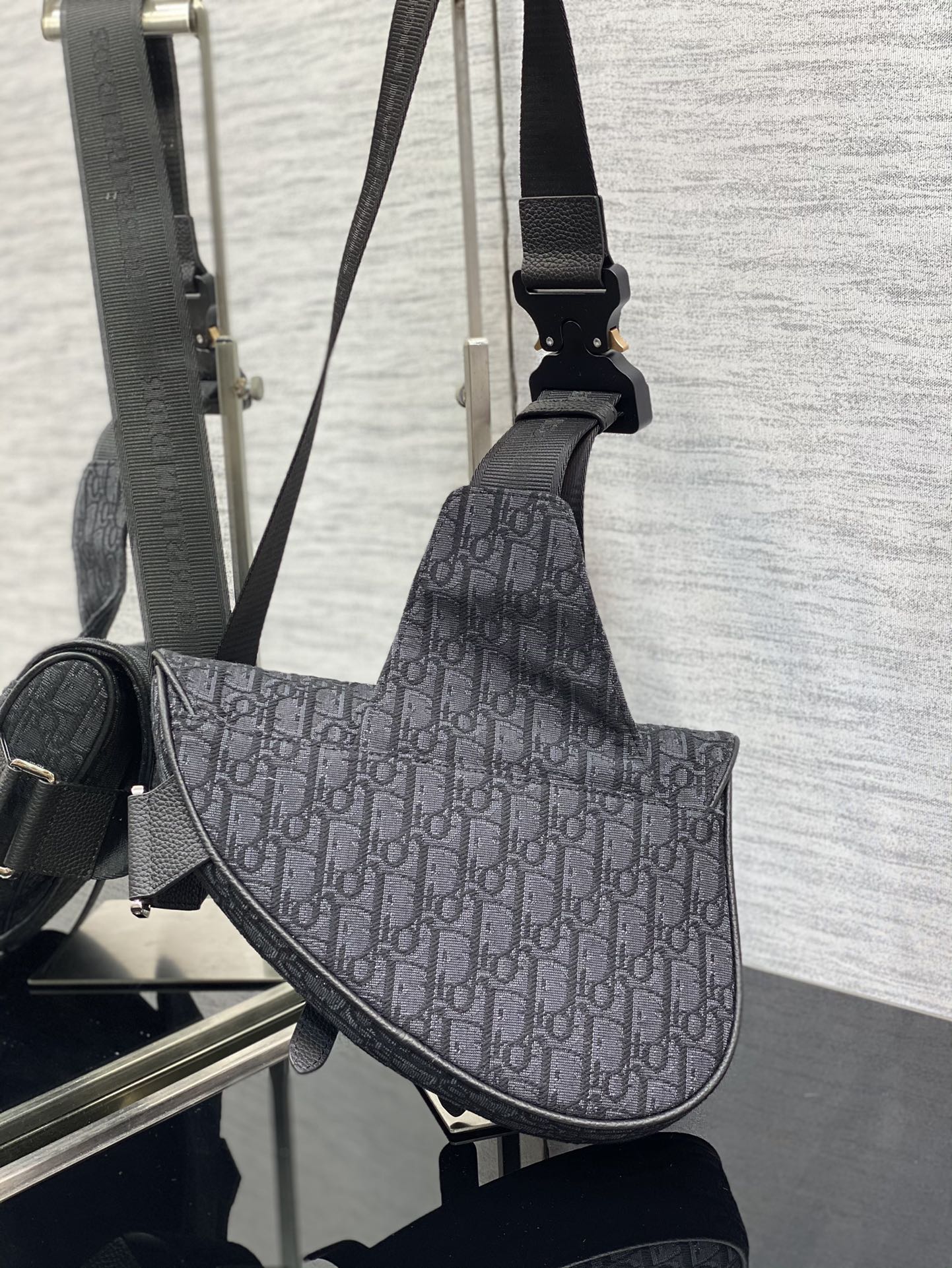 Dior Saddle Crossbody Bag Black 26x19x4.5cm