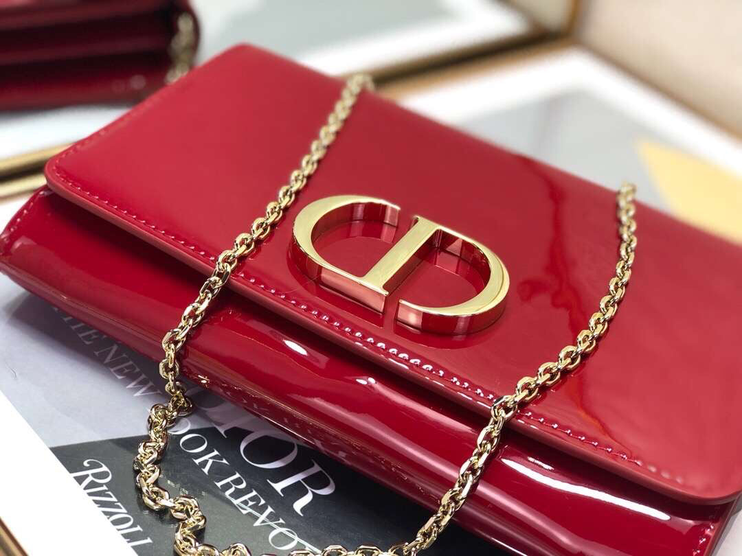 D 30 Montaigne Wallet On Chain In Red Patent Calfskin