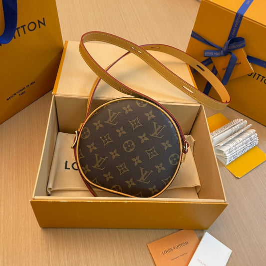 Louis Vuitton Boite Chapeau Souple Bag 17x18x7cm