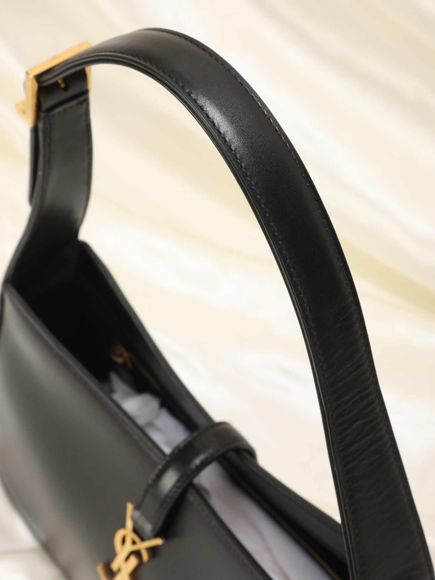 Saint Laurent Le 5 ¨¤ 7 Hobo Bag In Patent Leather - Black - Women