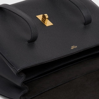 MEDIUM SOFT 16 BAG IN SUPPLE GRAINED CALFSKIN BLACK