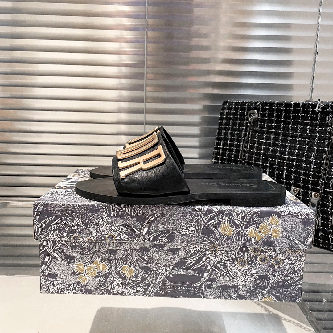 Metal Letters Solid Color Flat Slippers