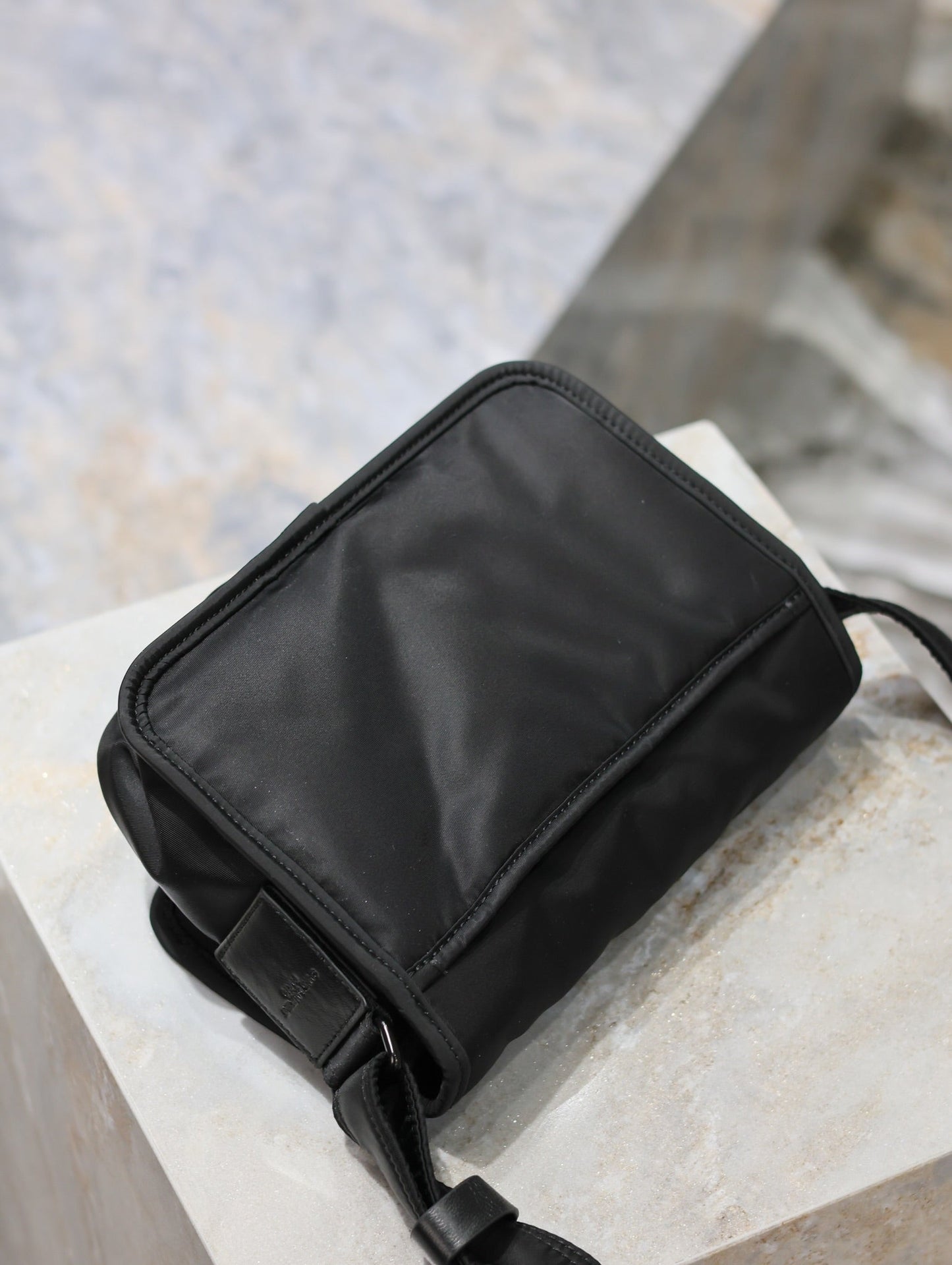 Saint Laurent Niki Messenger Bag 22×16.5×12cm