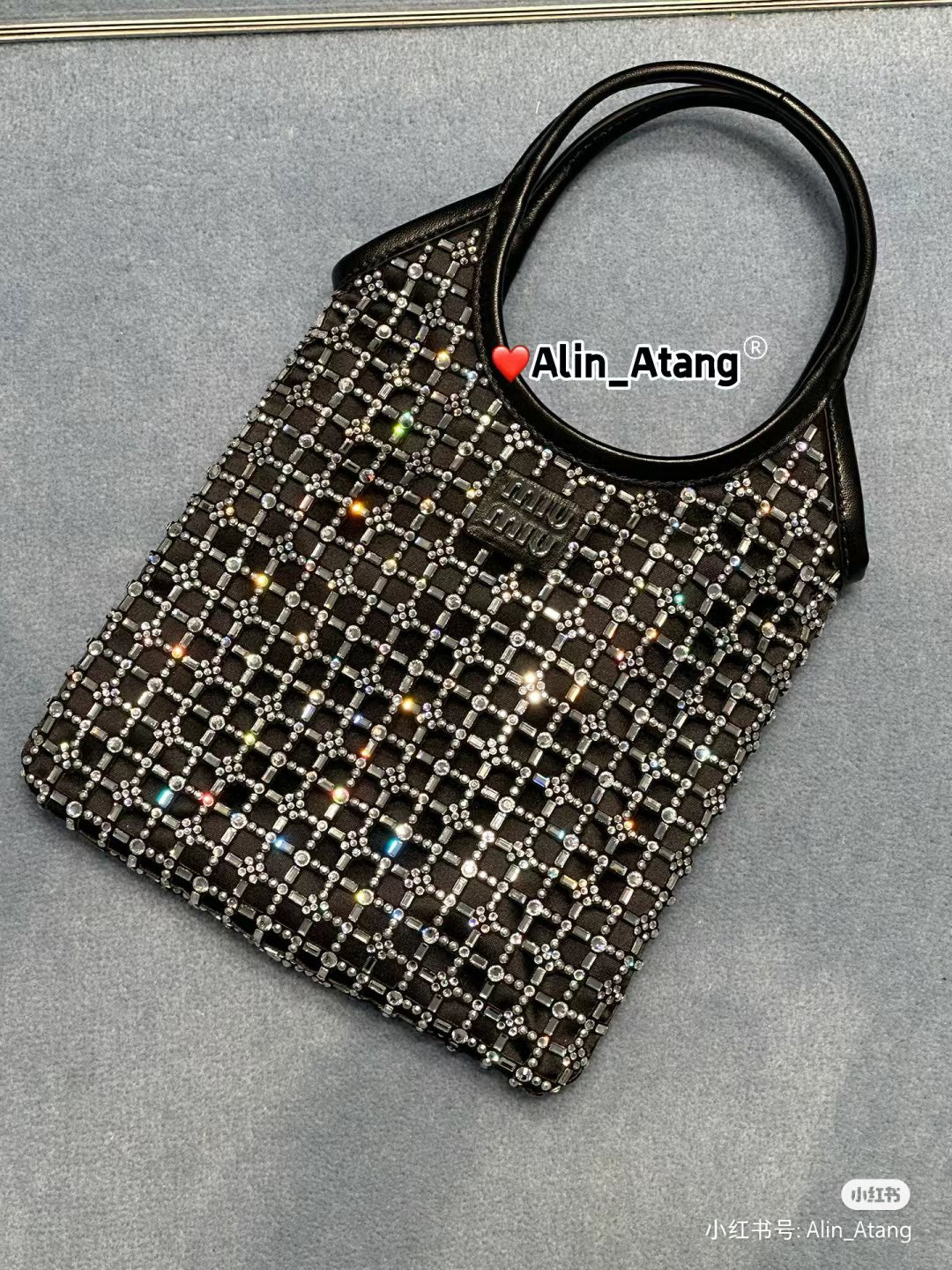 MiuMiu Diamond Handbag With Strape 5BA281, 20*24 CM