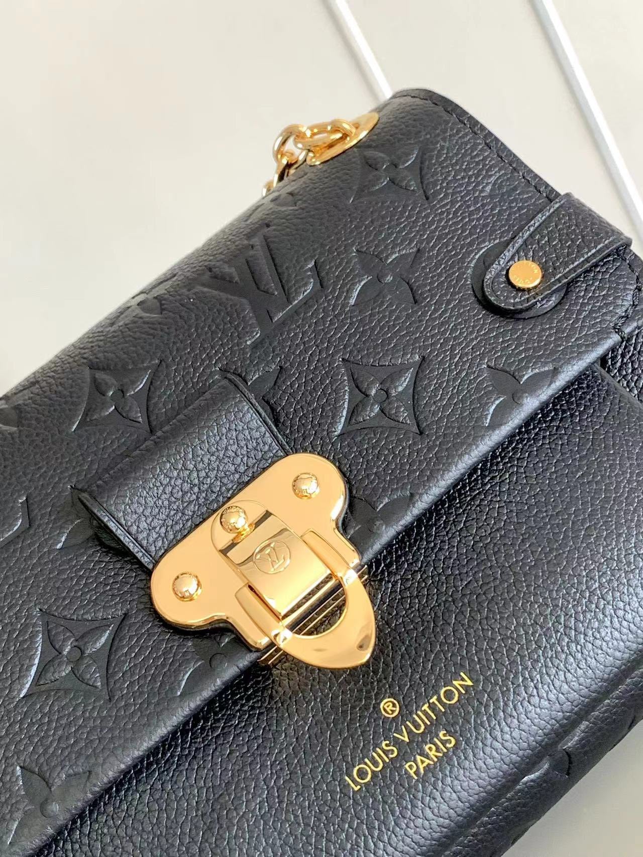 Louis Vuitton LV vavin bb M44550 Bag 21x15x8cm