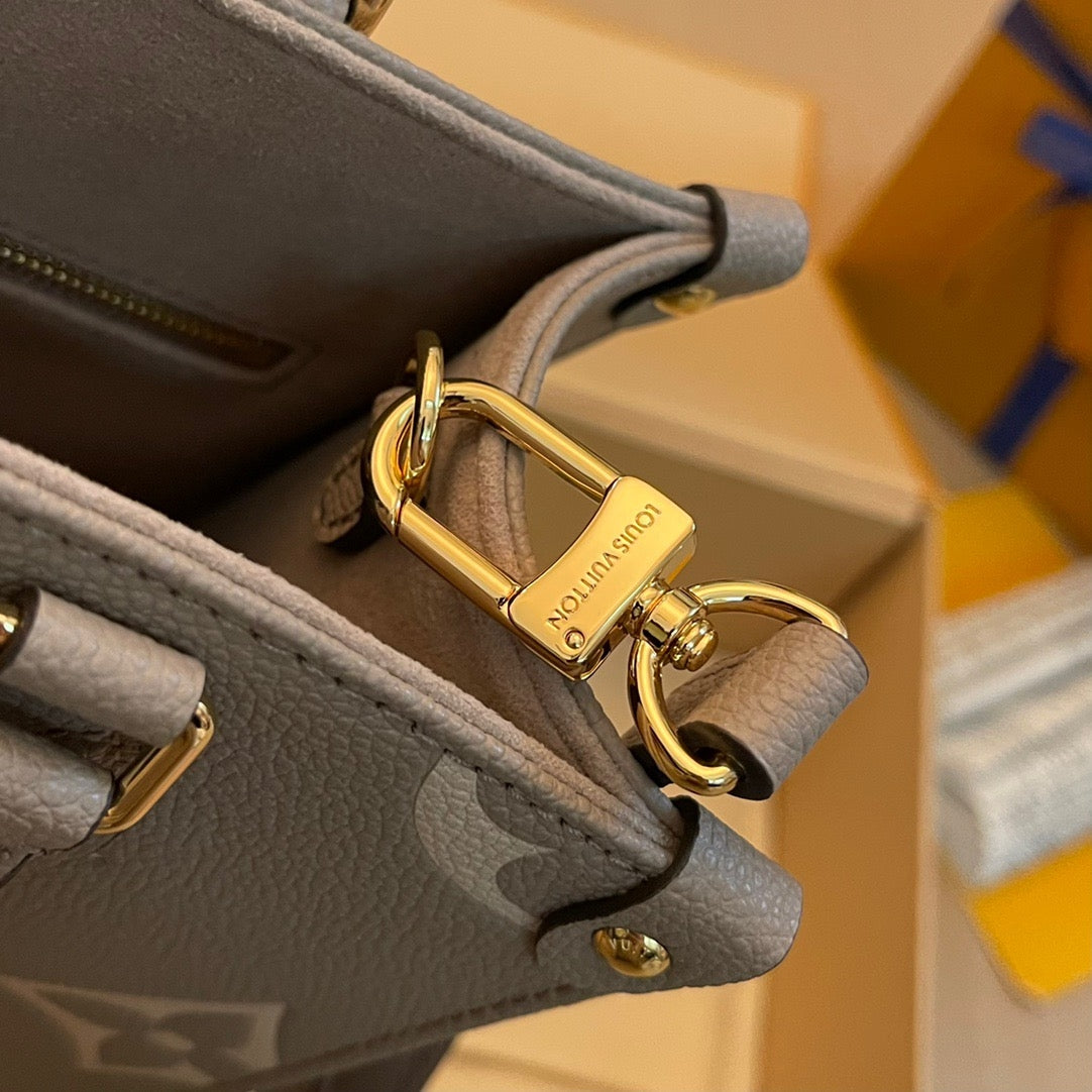 Louis Vuitton Sac Plat Giant Bicolor Monogram Handbag M45654, 25*19*11.5 CM