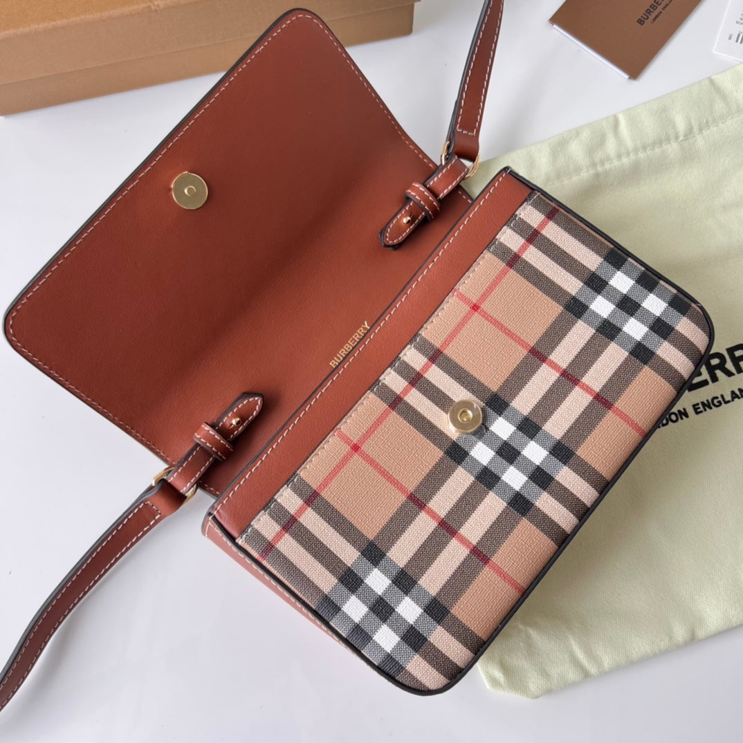 Burberry Hampshire Shoulder Bag 20x13.5x5cm brown