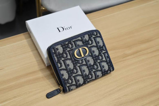 D wallet card holder