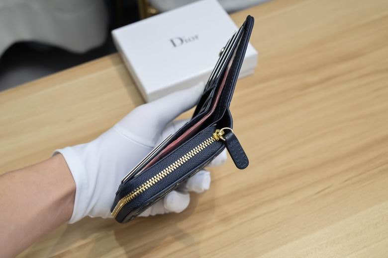 D wallet card holder