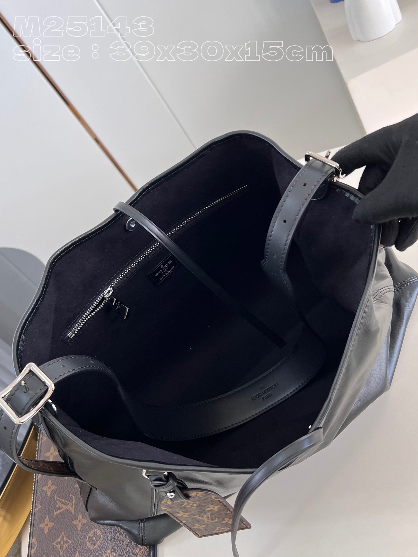 Louis Vuitton CarryAll Tote Bag Black M25143, 39 x 30 x 15 CM