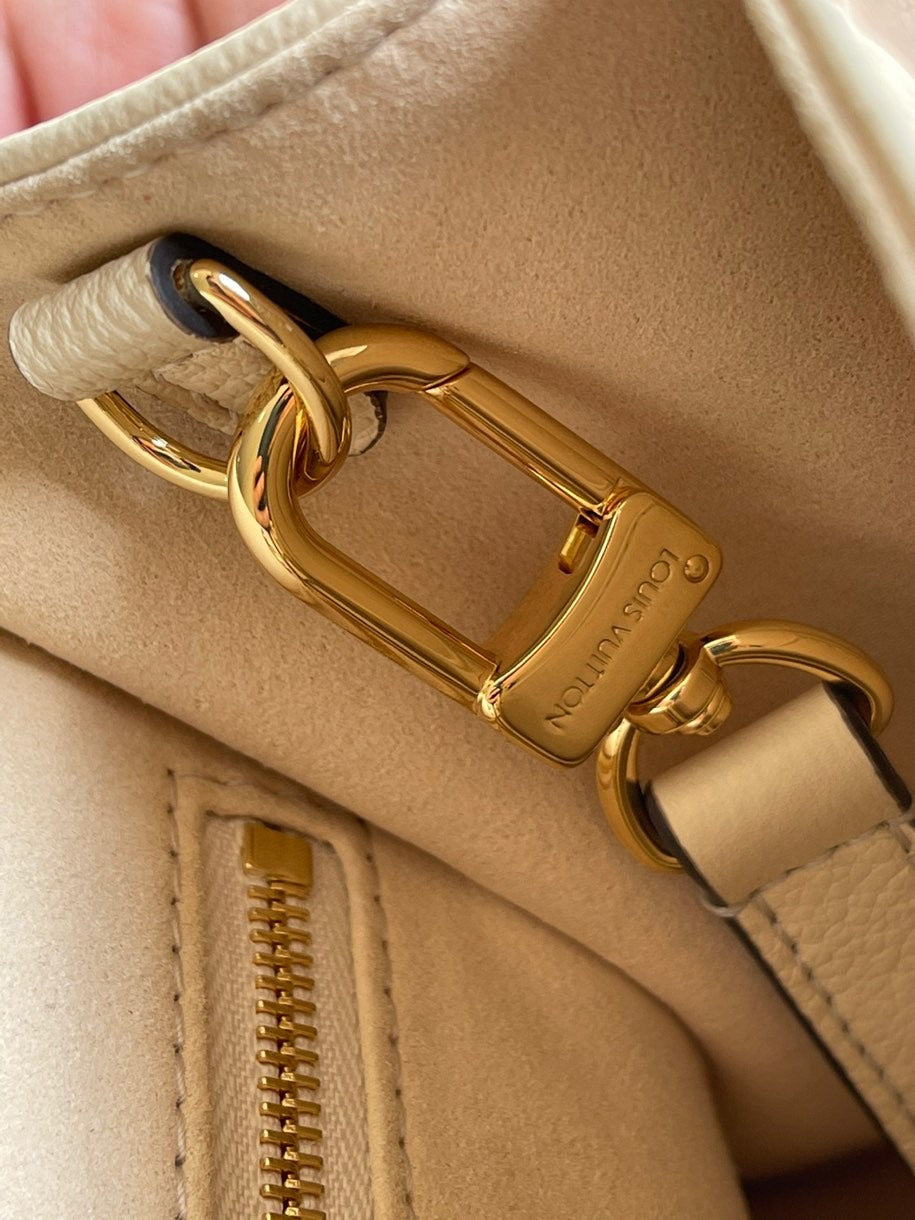 Louis Vuitton onthego tote shopping bag small handbags strap shoulder beige M45654