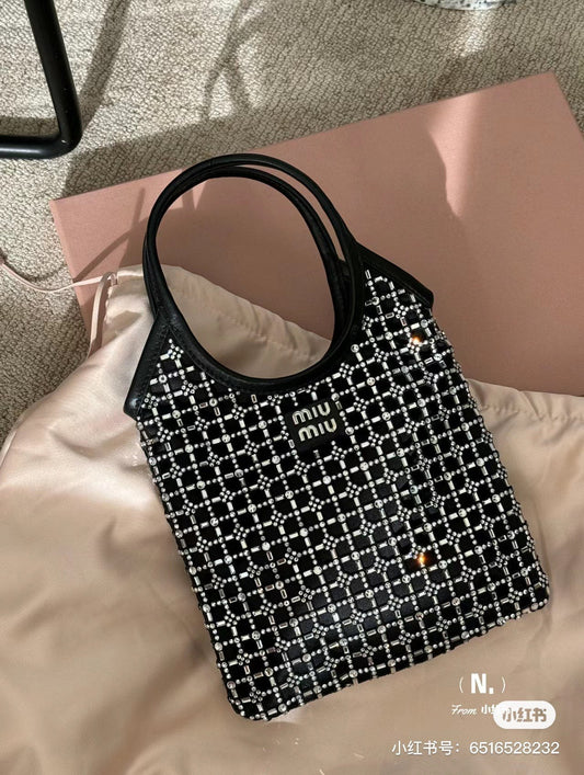 MiuMiu Diamond Handbag With Strape 5BA281, 20*24 CM