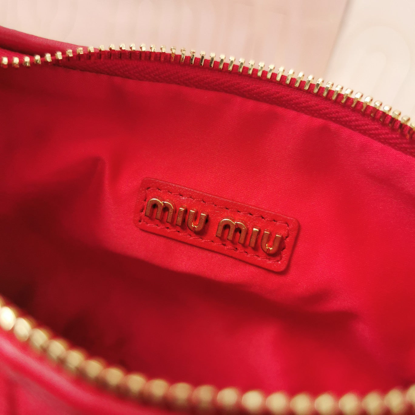 MiuMiu Wander Matelasse Handbag Purse 5BC125 Red, 20 X 17 X 6 CM