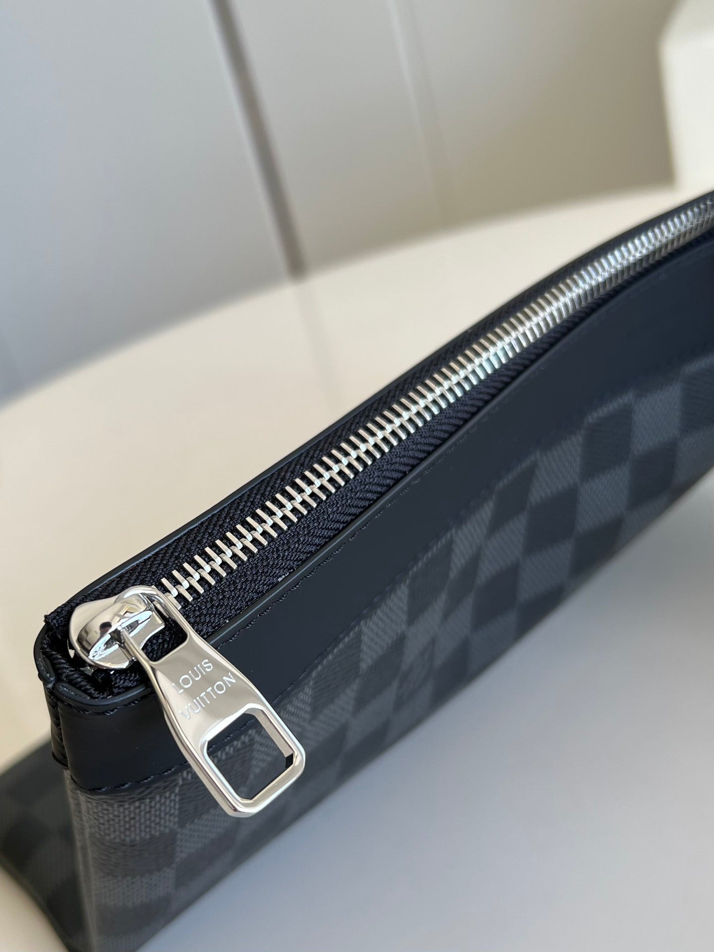 Louis Vuitton Classic Print Bag M62291, 34 x 25 x 2 CM