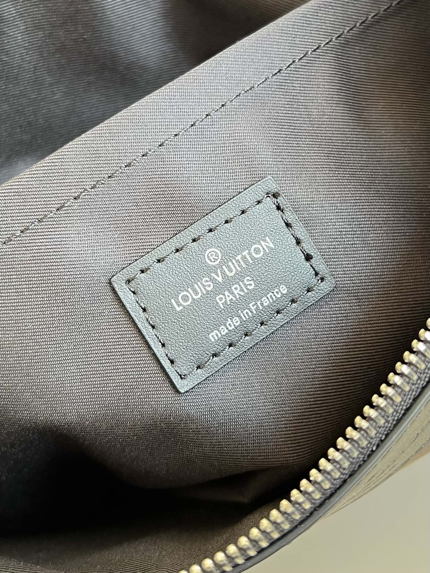 Louis Vuitton Classic Print Bag M62291 Brown, 34 x 25 x 2 CM