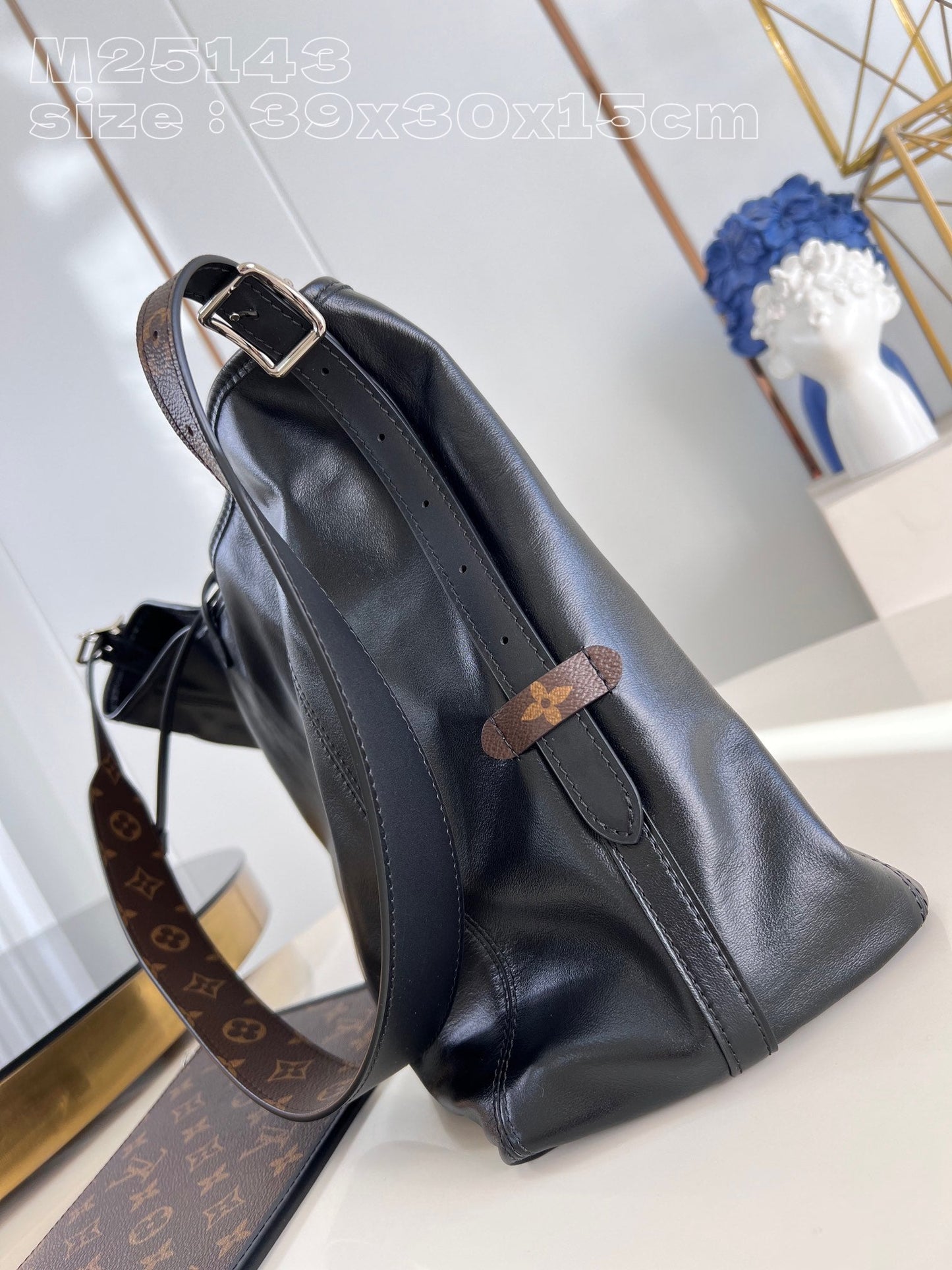 Louis Vuitton CarryAll Tote Bag Black M25143, 39 x 30 x 15 CM