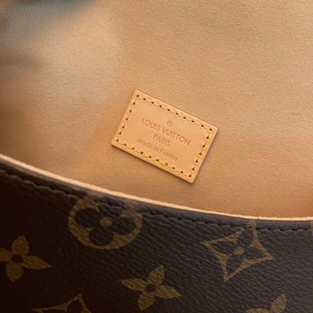 Louis Vuitton Saumur BB Monogram Bag M46740,  20*16*7CM