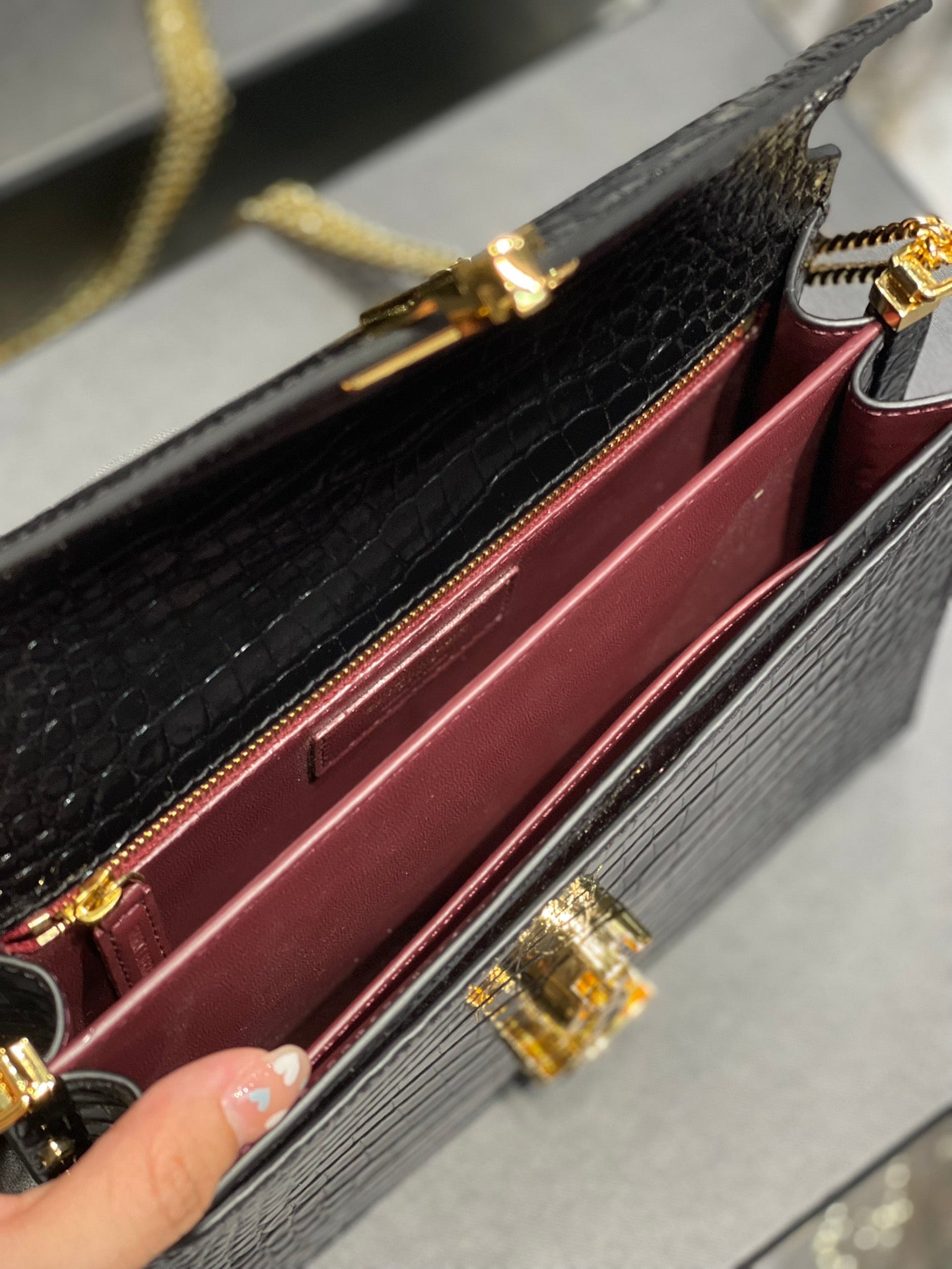 Y Cassandra Medium Chain Bag Black