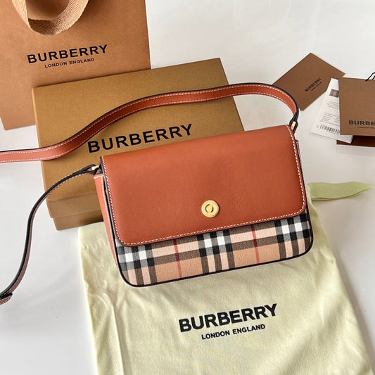 Burberry Hampshire Shoulder Bag 20x13.5x5cm brown