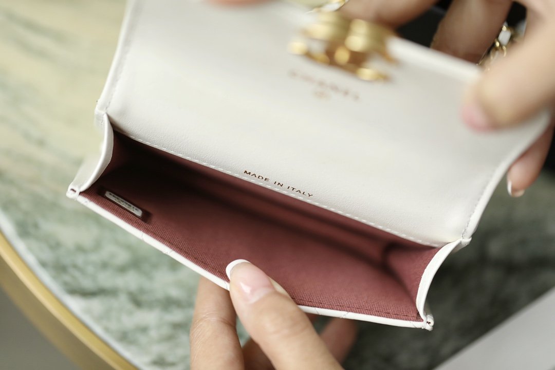 cc CO-CO Clutch With Chain 9.5cm/3.7in Gold Toned Hardware For Women White