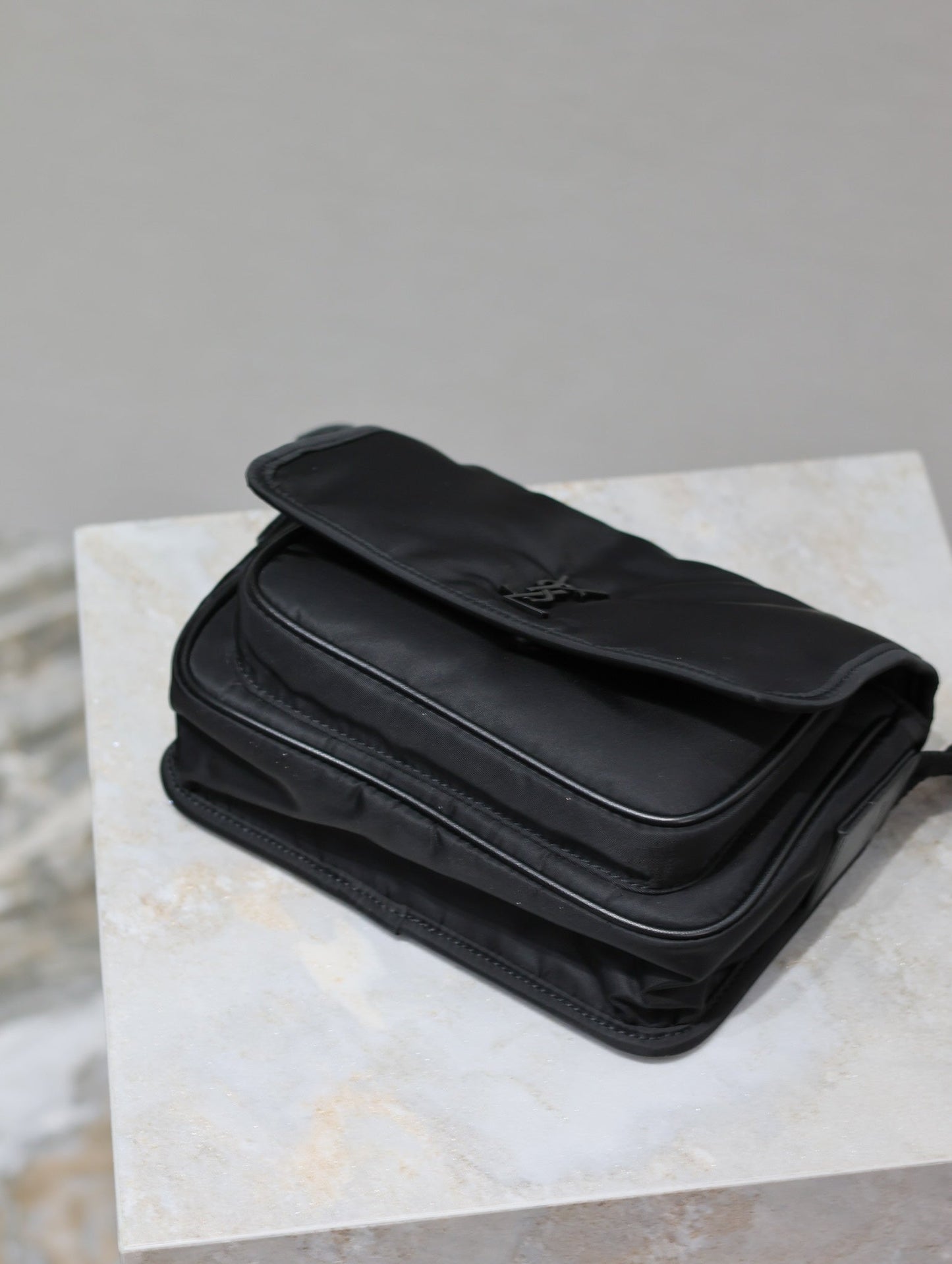 Saint Laurent Niki Messenger Bag 22×16.5×12cm