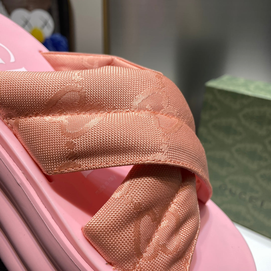 Platform Broadband Crossover Slipper Sandals