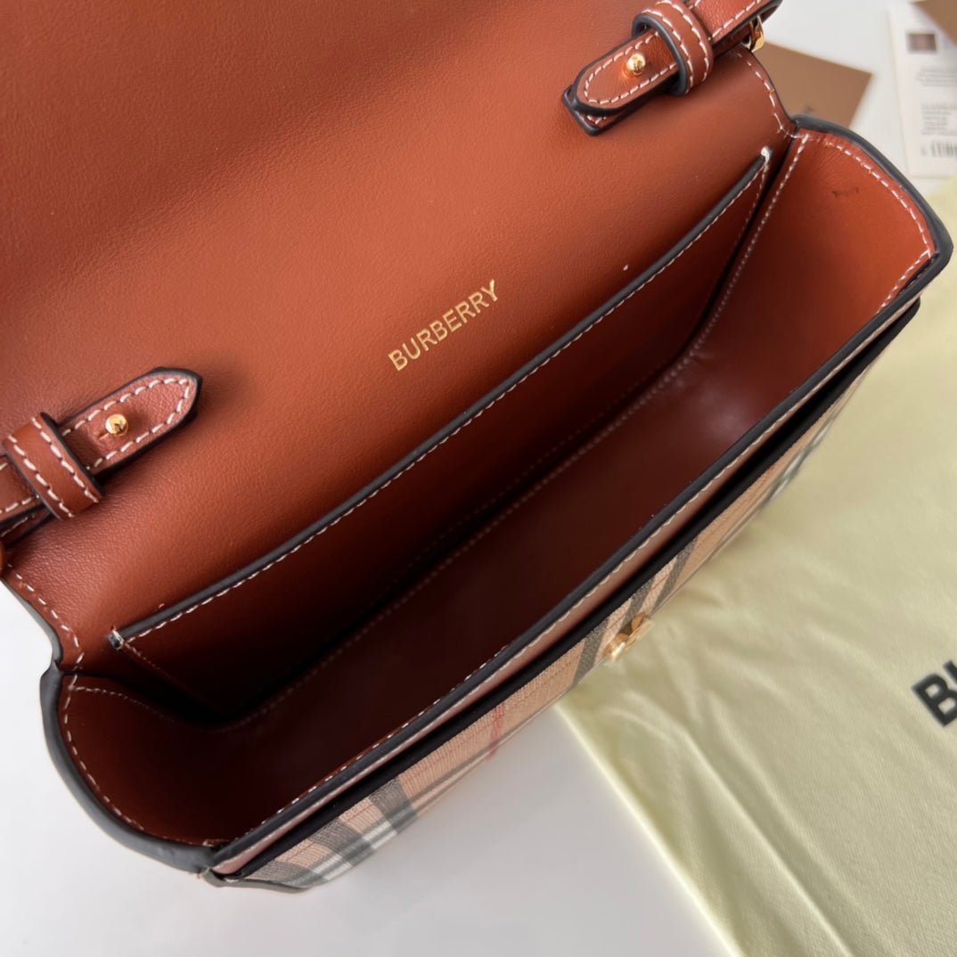 Burberry Hampshire Shoulder Bag 20x13.5x5cm brown