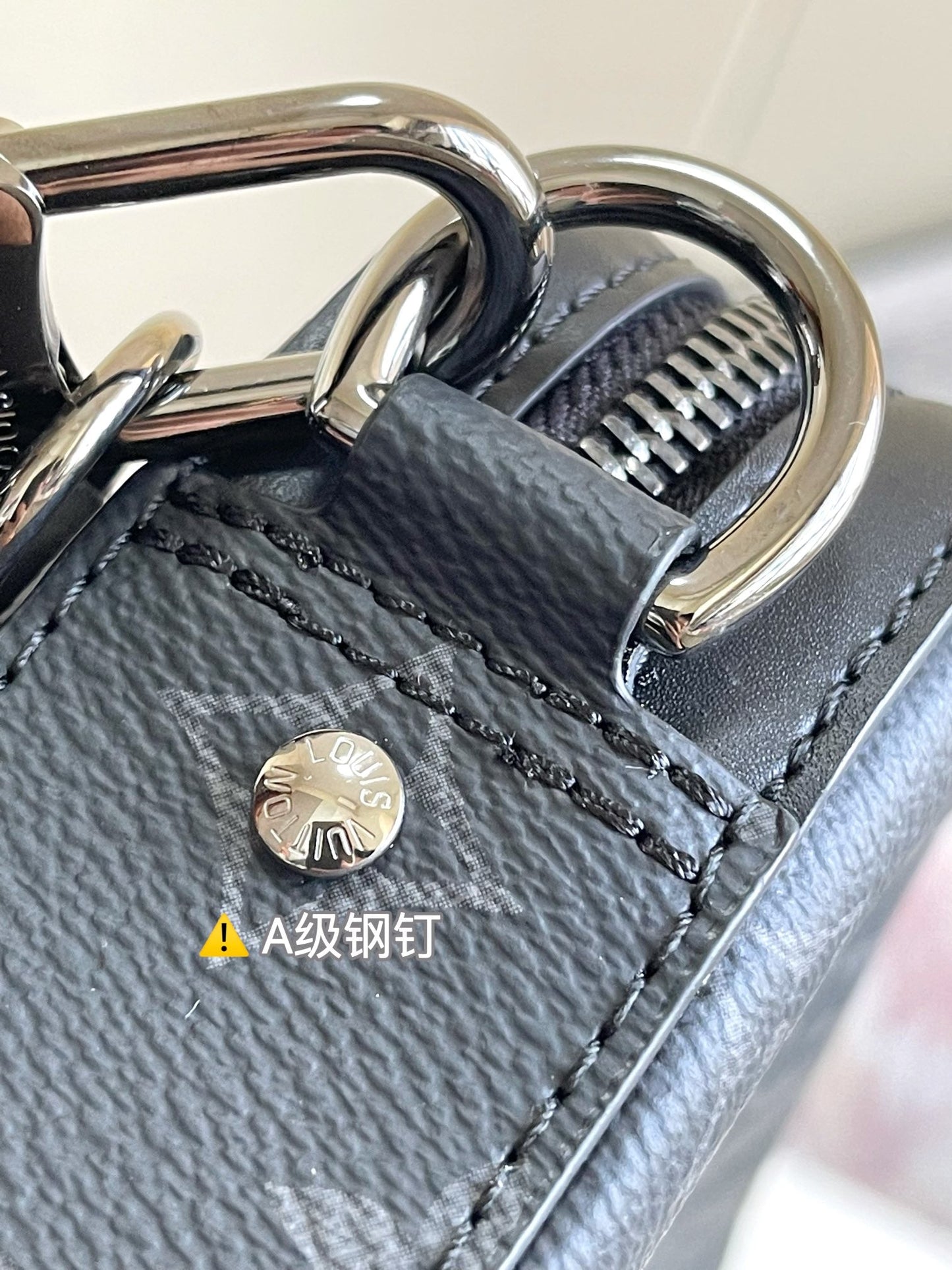 Louis Vuitton Trio Shoulder Bag Black M69443, 25.0 x 18.5 x 7.0 CM