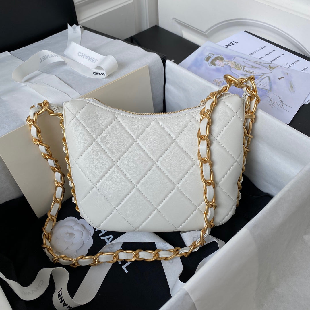 Chanel 23kHobo Bag 23x23x6cm white