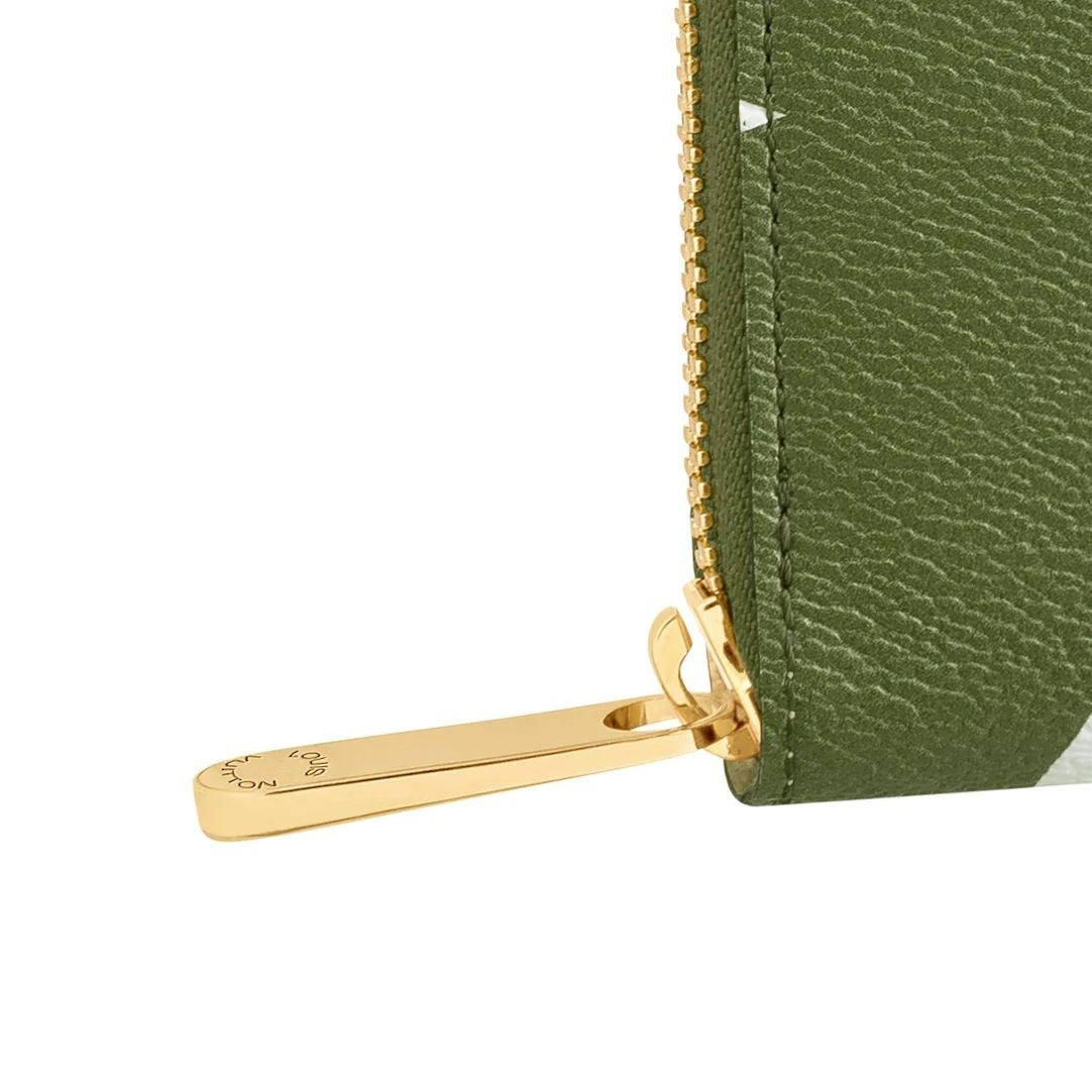 L M67549 Zippy Wallet