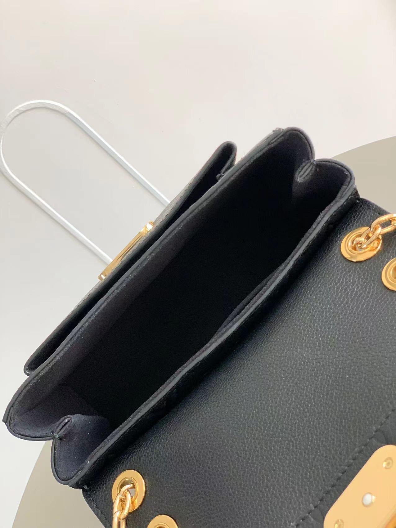 Louis Vuitton LV vavin bb M44550 Bag 21x15x8cm