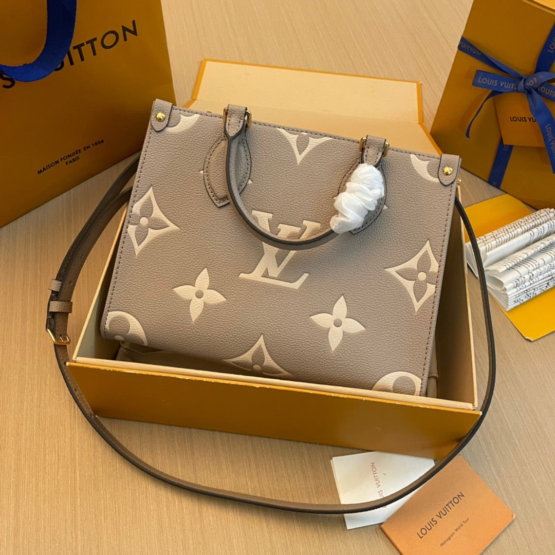 Louis Vuitton Sac Plat Giant Bicolor Monogram Handbag M45654, 25*19*11.5 CM