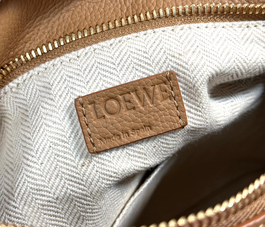 LOEWE Jonathan Anderson Puzzle Edge Crossbody Bag, 24*10.5*16cm