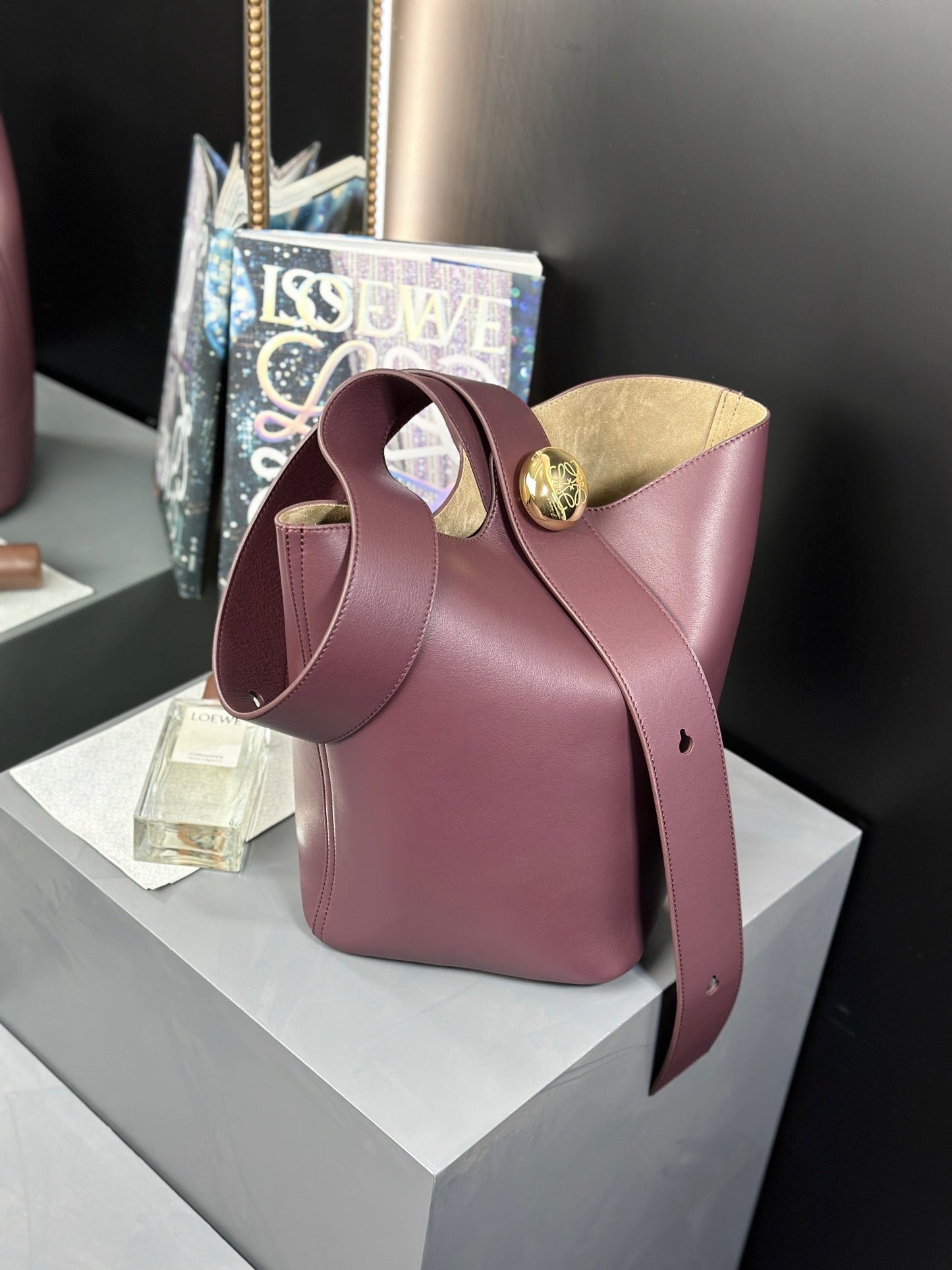 LOEWE 24SS Pebble Bucket Tote Bag, 24.5*23.5*28cm