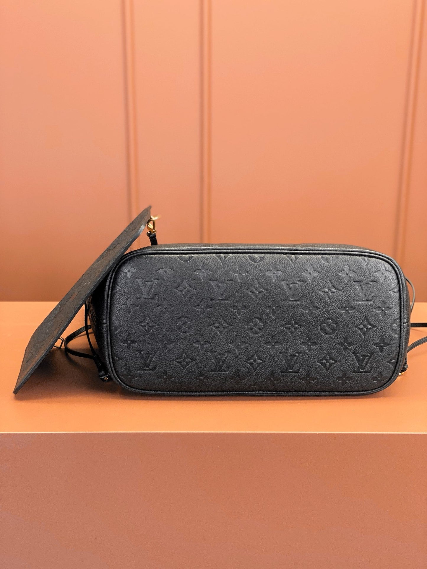 Louis Vuitton LV  M45685 Neverfull MM Bag 31x28x14cm Black